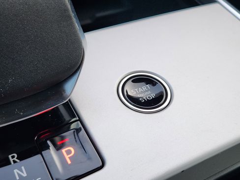 New 2025 Land Rover Range Rover SE image 20