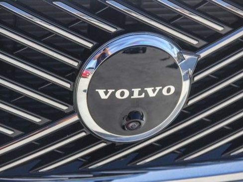New 2025 Volvo XC90 B5 Plus w/ Protection Package Premier image 11