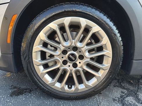 Used 2025 MINI Cooper 2-Door Hardtop image 7