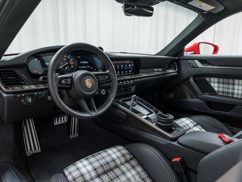 Used 2025 Porsche 911 Turbo S image 19
