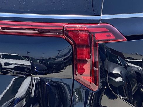 New 2026 Kia Carnival SX FWD image 4