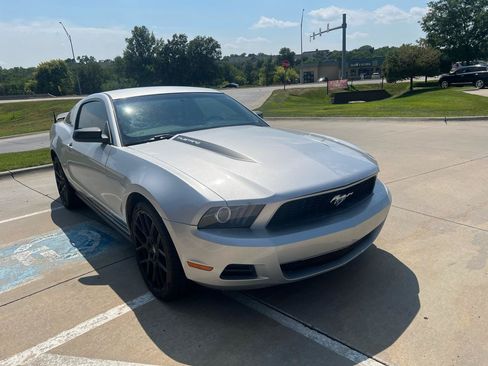 Used 2011 Ford Mustang Coupe w/ 101A Rapid Spec Order Code RWD image 4