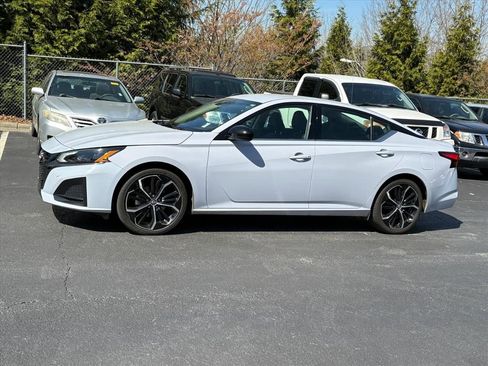 Used 2024 Nissan Altima 2.5 SR image 4