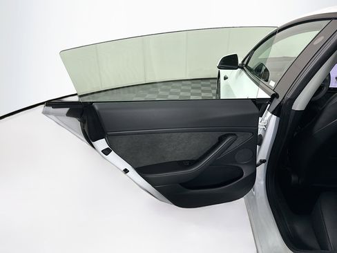 Used 2023 Tesla Model 3 Standard Range image 25