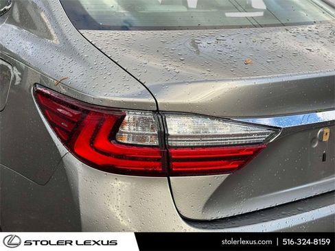 Used 2018 Lexus ES 350 w/ Navigation System Package image 10