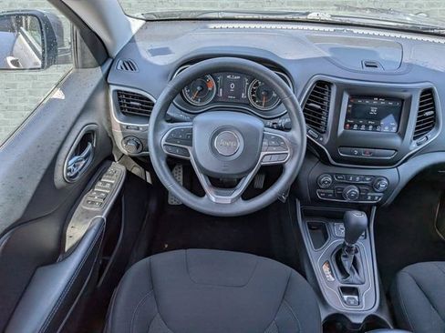 Used 2020 Jeep Cherokee Latitude FWD image 15
