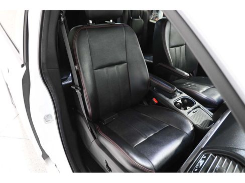 Used 2016 Dodge Grand Caravan R/T FWD image 16