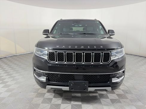 Used 2024 Jeep Wagoneer L Series II w/ Flexible Seating Group AWD/4WD image 2