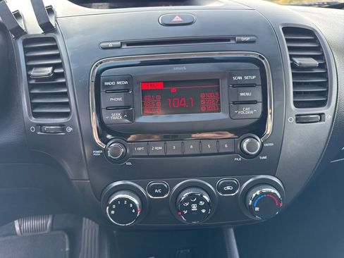 Used 2017 Kia Forte LX image 26