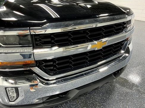 Used 2018 Chevrolet Silverado 1500 LT w/ All Star Edition image 29