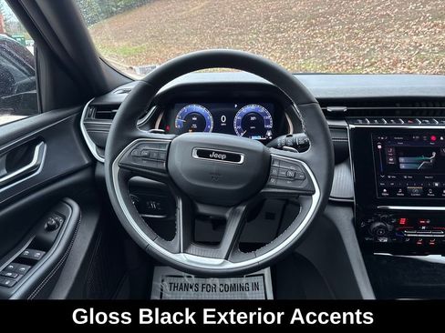 Used 2024 Jeep Grand Cherokee L Altitude image 14