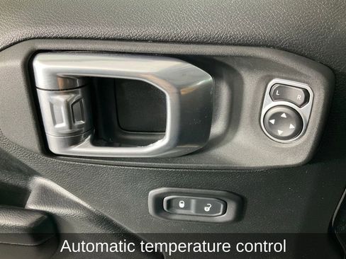 Certified 2021 Jeep Wrangler Unlimited Rubicon w/ Dual Top Group image 18