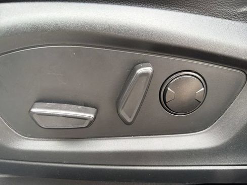 Used 2021 Ford Explorer Limited w/ Equipment Group 301A RWD image 12