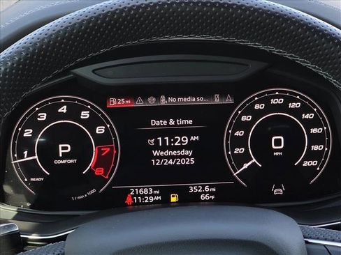 Certified 2024 Audi RS Q8 image 22