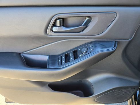 Certified 2024 Nissan Rogue S image 23