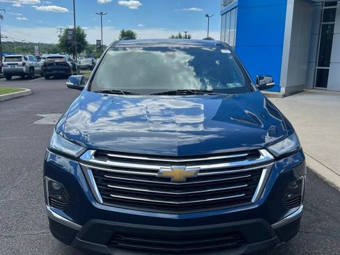 Used 2023 Chevrolet Traverse LT AWD/4WD image 2