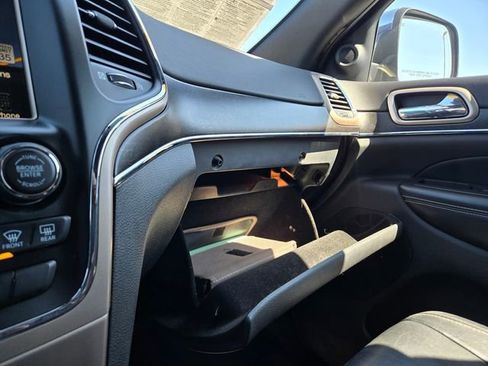 Used 2017 Jeep Grand Cherokee Limited image 15