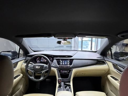 Used 2019 Cadillac XT5 FWD image 28