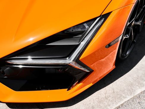 Used 2024 Lamborghini Revuelto AWD/4WD image 9