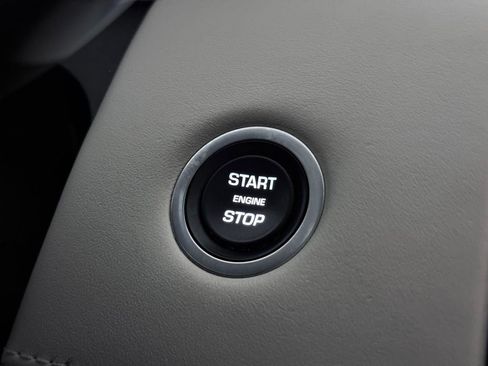 Used 2022 Land Rover Discovery Sport SE R-Dynamic image 38