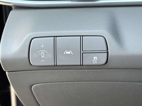 Used 2023 Hyundai Elantra SEL FWD image 24
