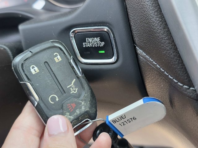 Used 2020 GMC Acadia SLT w/ Premium Package FWD image 19