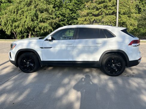 Certified 2024 Volkswagen Atlas Cross Sport SE w/ Black Wheel Package FWD image 6