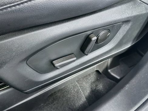 Used 2021 Ford Explorer Limited w/ Equipment Group 301A AWD/4WD image 19