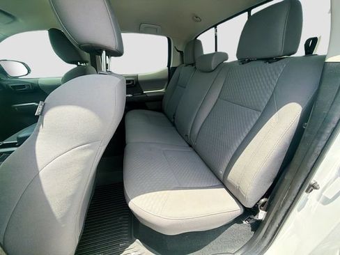 Used 2022 Toyota Tacoma SR5 RWD image 23