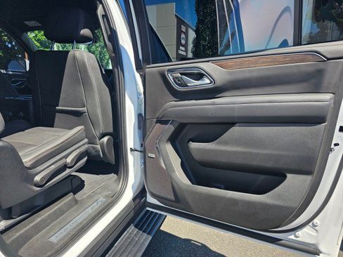 Used 2022 Chevrolet Suburban High Country w/ Max Trailering Package AWD/4WD image 16