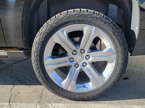 Used 2014 Cadillac Escalade ESV Platinum image 16