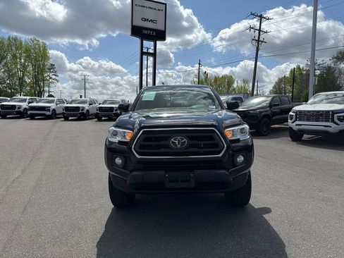 Used 2021 Toyota Tacoma SR5 AWD/4WD image 8