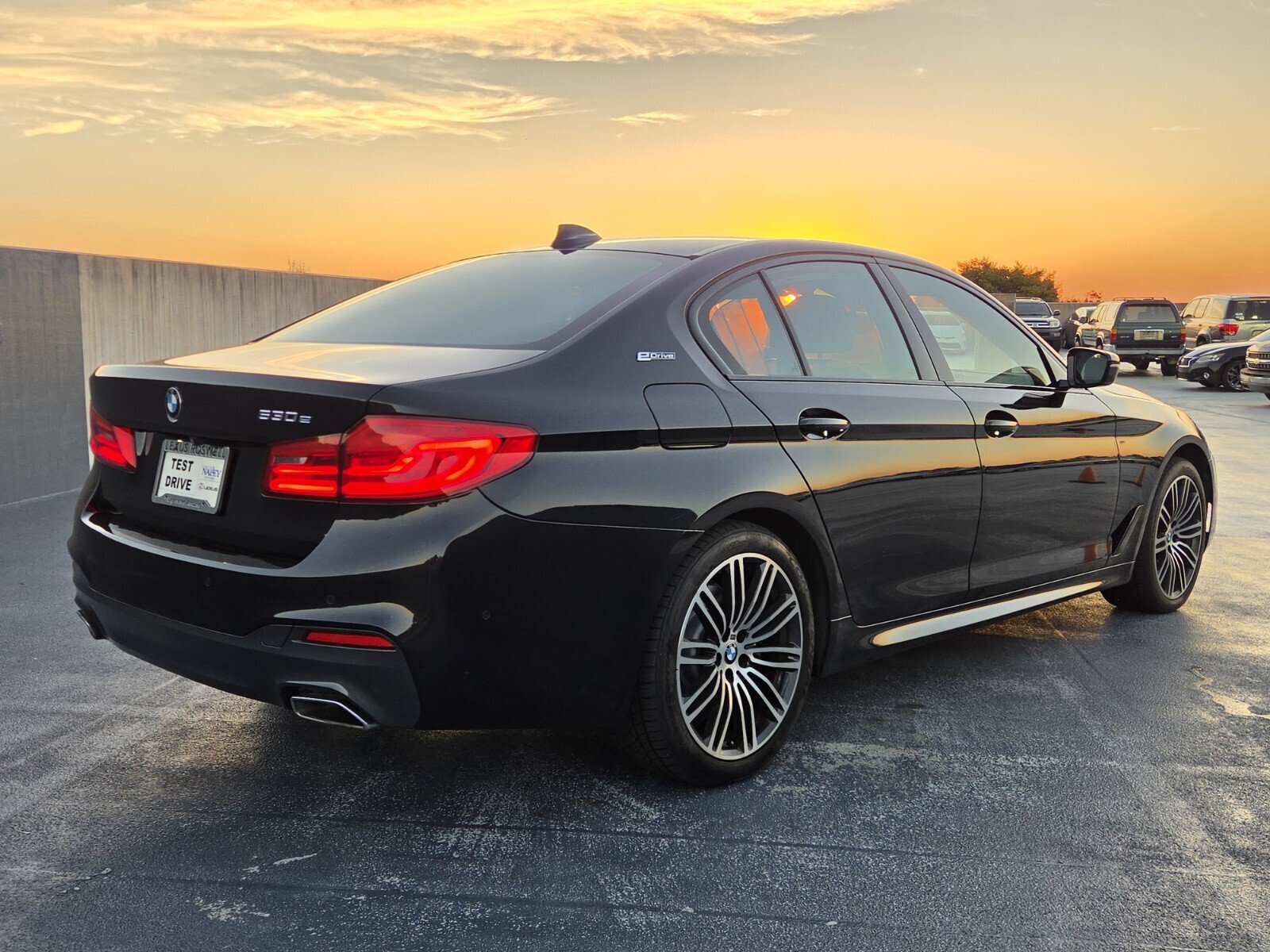 Used 2019 BMW 530e xDrive w/ M Sport Package AWD/4WD image 5