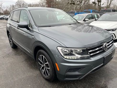 Certified 2021 Volkswagen Tiguan SE w/ Panoramic Sunroof Package image 4
