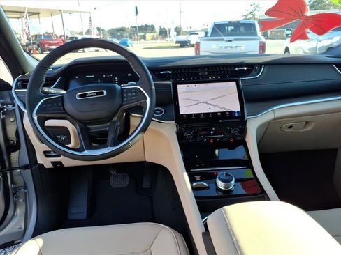 New 2025 Jeep Grand Cherokee L Limited w/ Trailer Tow Package image 10