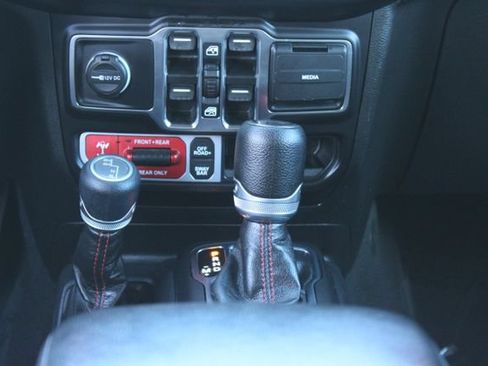 Used 2022 Jeep Wrangler Unlimited Rubicon w/ LED Lighting Group AWD/4WD image 20