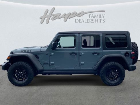 Used 2024 Jeep Wrangler Unlimited Sport AWD/4WD image 7