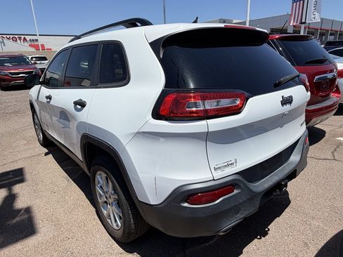 Used 2016 Jeep Cherokee Sport w/ Trailer Tow Group FWD image 7