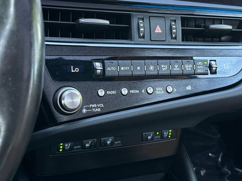 Used 2024 Lexus ES 350 w/ Premium Package FWD image 28