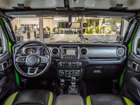 Used 2019 Jeep Wrangler Unlimited Sahara AWD/4WD image 3