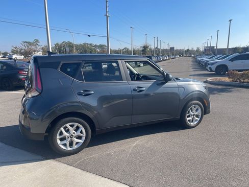 Used 2023 Kia Soul LX w/ LX Technology Package image 5