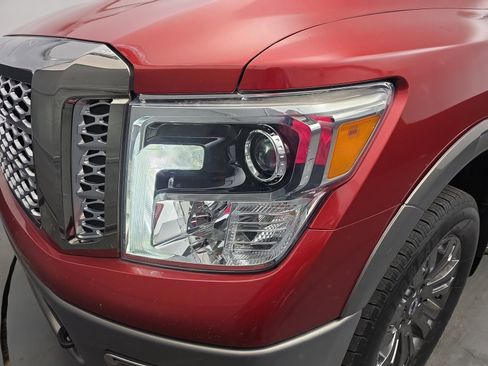 Used 2019 Nissan Titan Platinum Reserve image 11