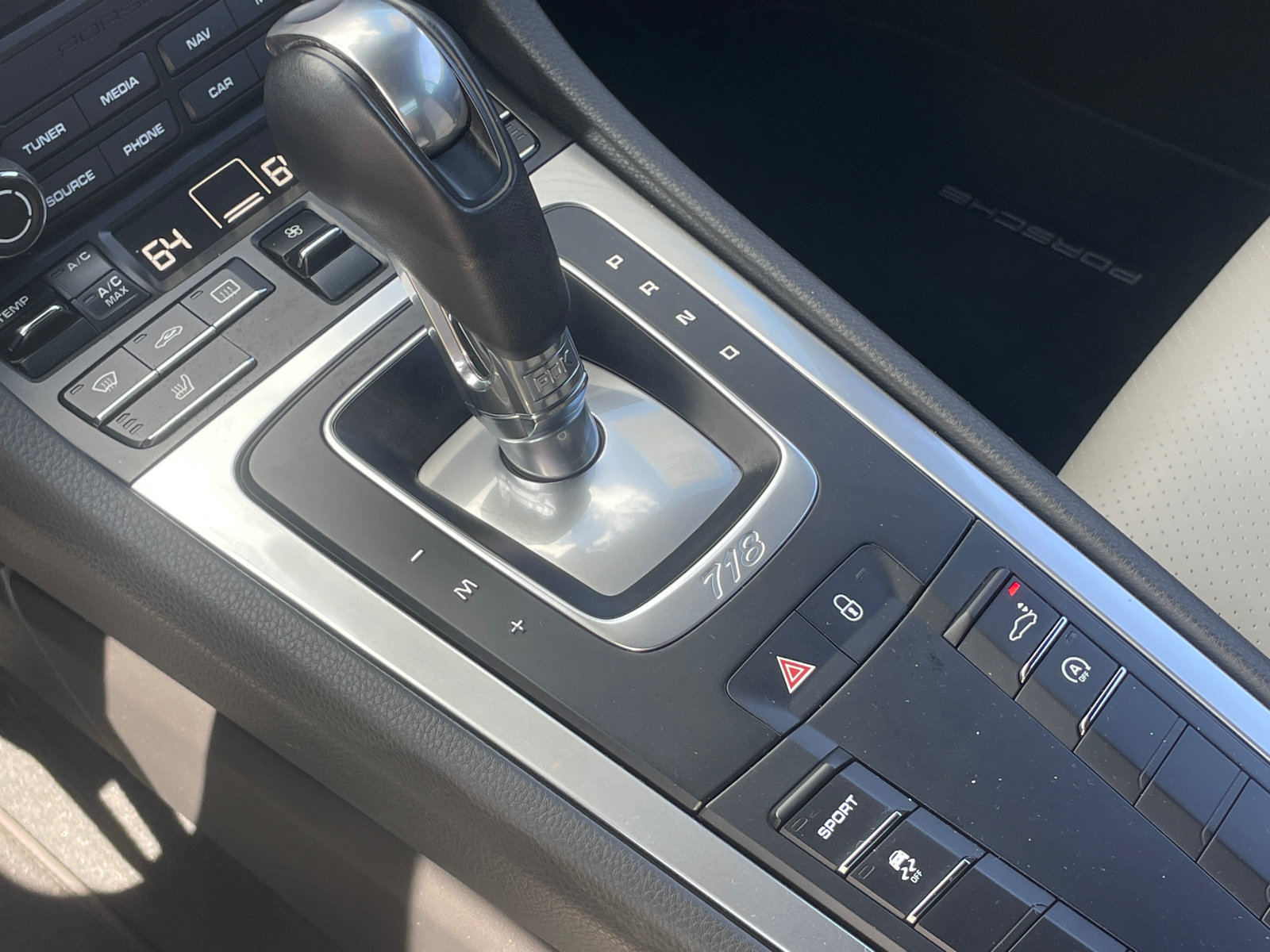 Used 2018 Porsche 718 Cayman RWD image 17