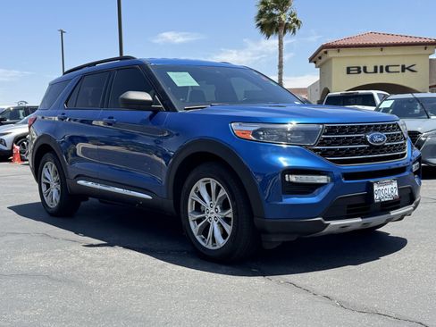 Used 2020 Ford Explorer XLT w/ Equipment Group 202A AWD/4WD image 1