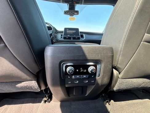 Used 2021 GMC Yukon XL SLT w/ SLT Luxury Plus Package AWD/4WD image 28