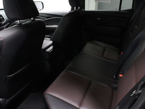 Used 2025 Honda Ridgeline Black Edition image 17