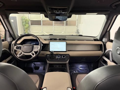 Used 2023 Land Rover Defender 130 X-Dynamic SE AWD/4WD image 30