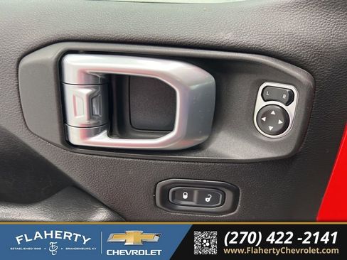 Used 2020 Jeep Wrangler Unlimited Sahara image 21