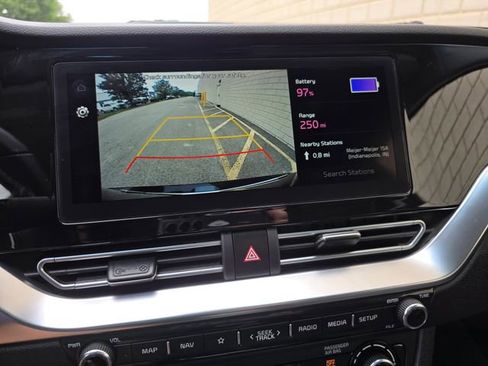 Used 2022 Kia Niro EX FWD image 53