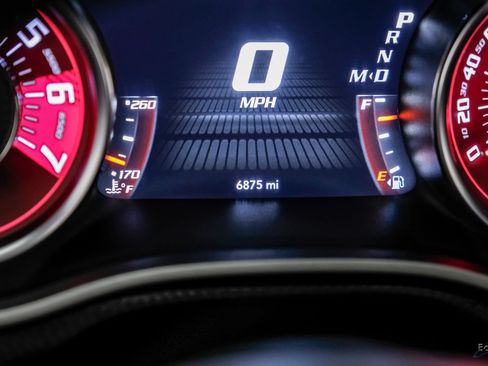 Used 2018 Dodge Challenger SRT Hellcat RWD image 92